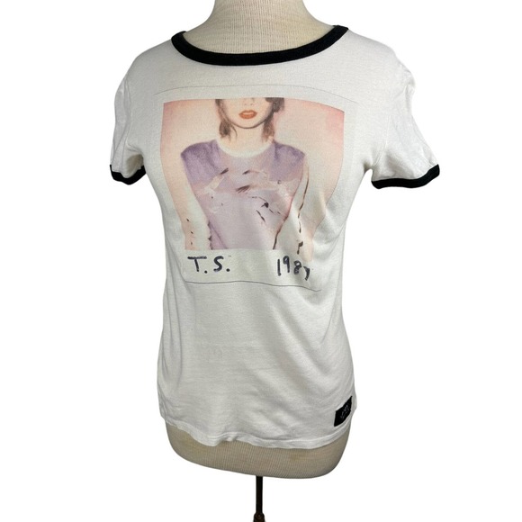 Taylor Swift Tops - Taylor Swift TS THE 1989 World Tour Concert T-shirt Ringer Size Small H11128